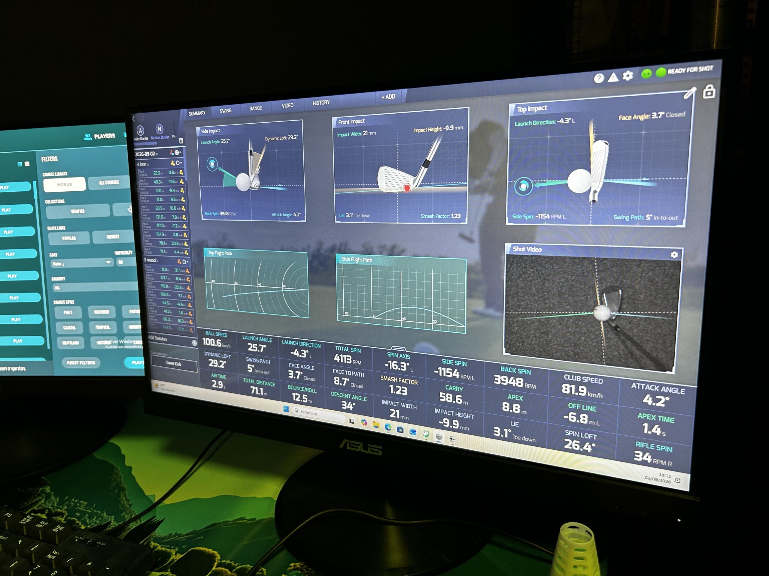 Écran d'analyse du swing au simulateur de golf